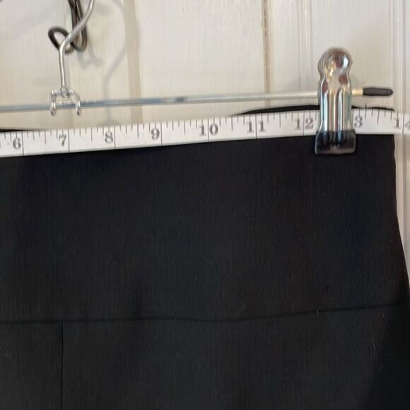 BEAUTIFUL, PROFESSIONAL, Banana Republic black, pencil skirt with stretch size 6 - Picture 3 of 5